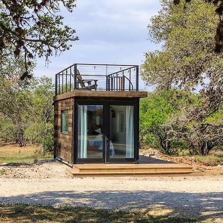 פרדריקסברג New The Wildflower Cozy Container Home מראה חיצוני תמונה